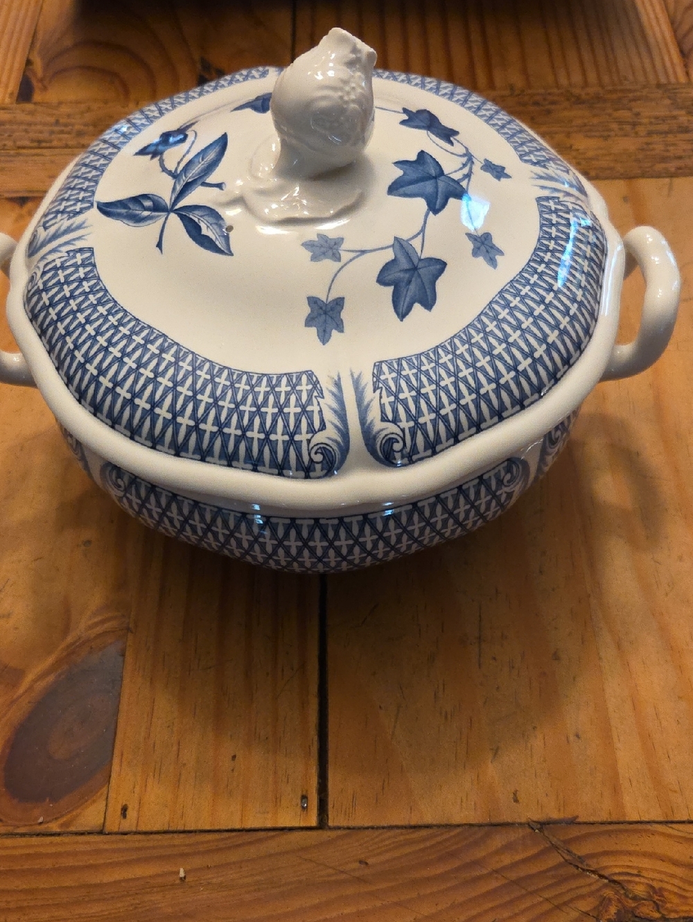 Wedgewood Blue and White Floral Covered Casserole Dish. 10 Inches Across